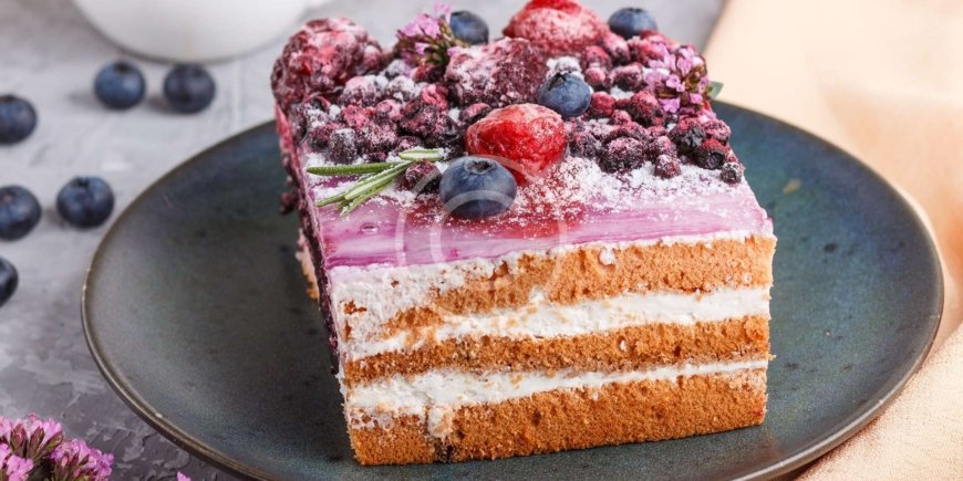 Top 10 berry cakes recipes for you to try at home